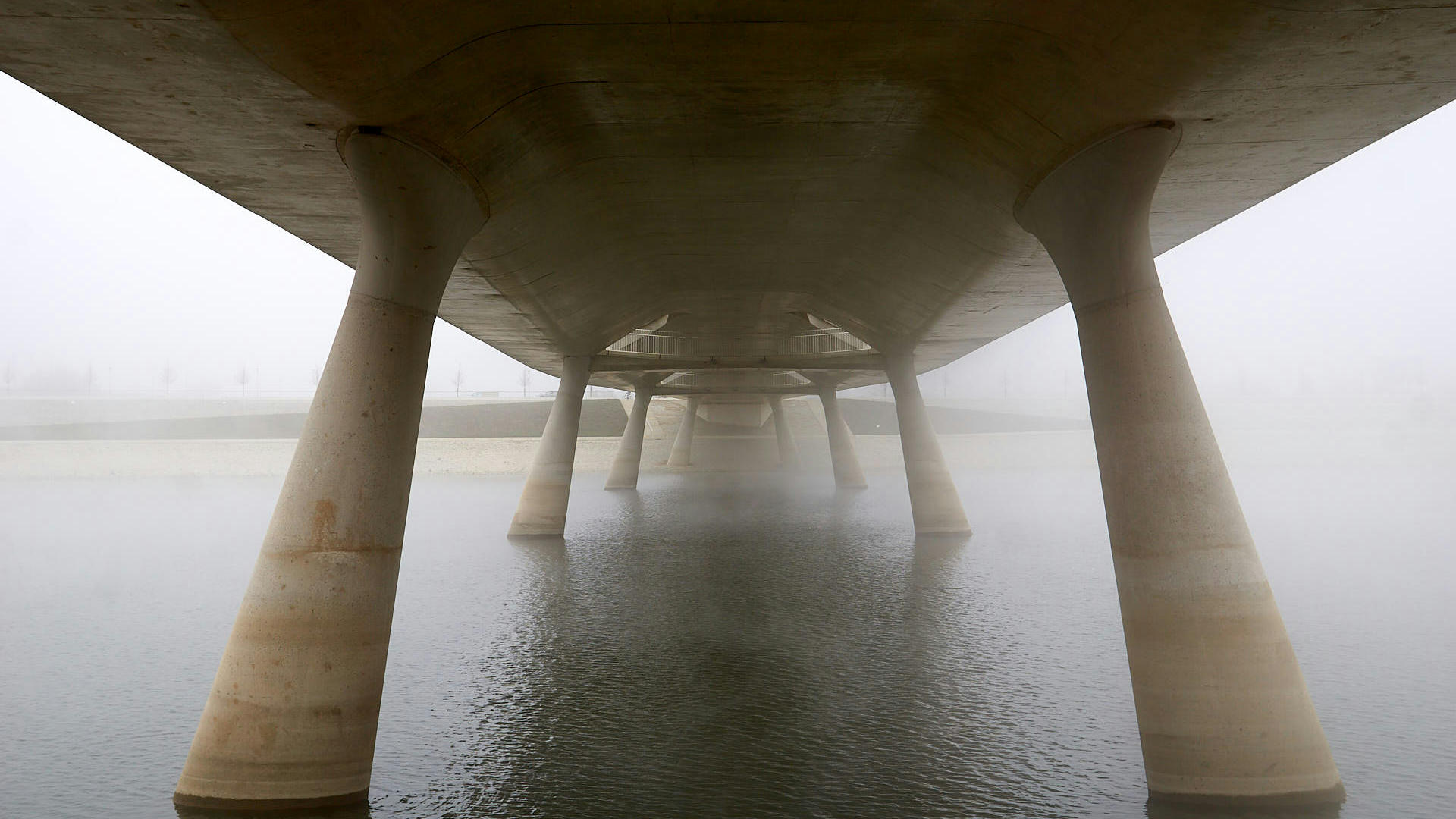 Bridge near Nijmegen, photo by Bernard.